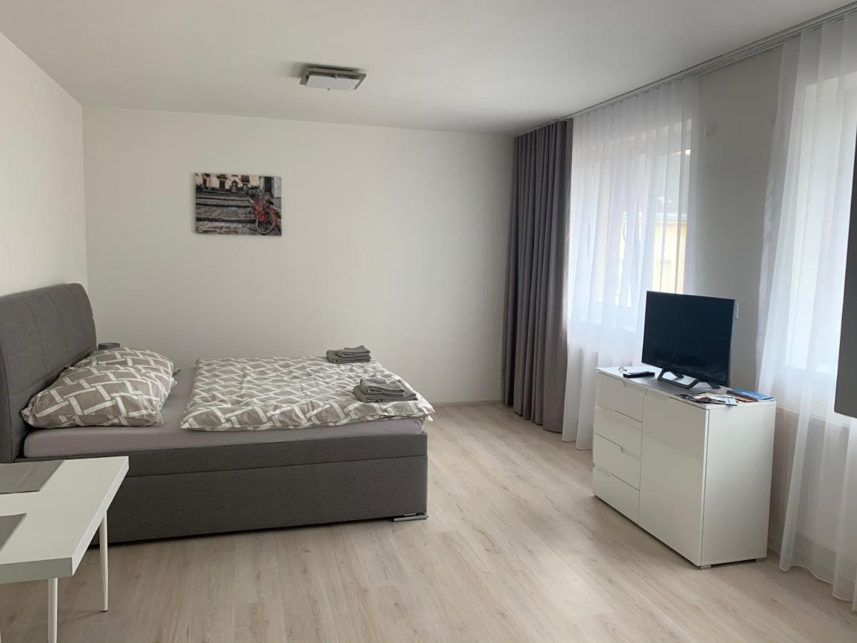 Modern Apartment In The City Center เปิลเซน ภายนอก รูปภาพ