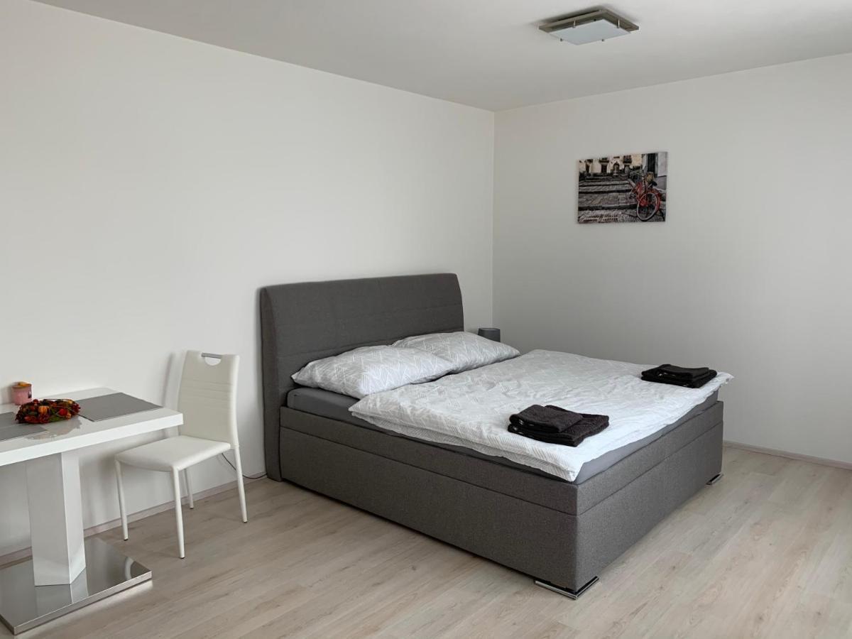 Modern Apartment In The City Center เปิลเซน ภายนอก รูปภาพ